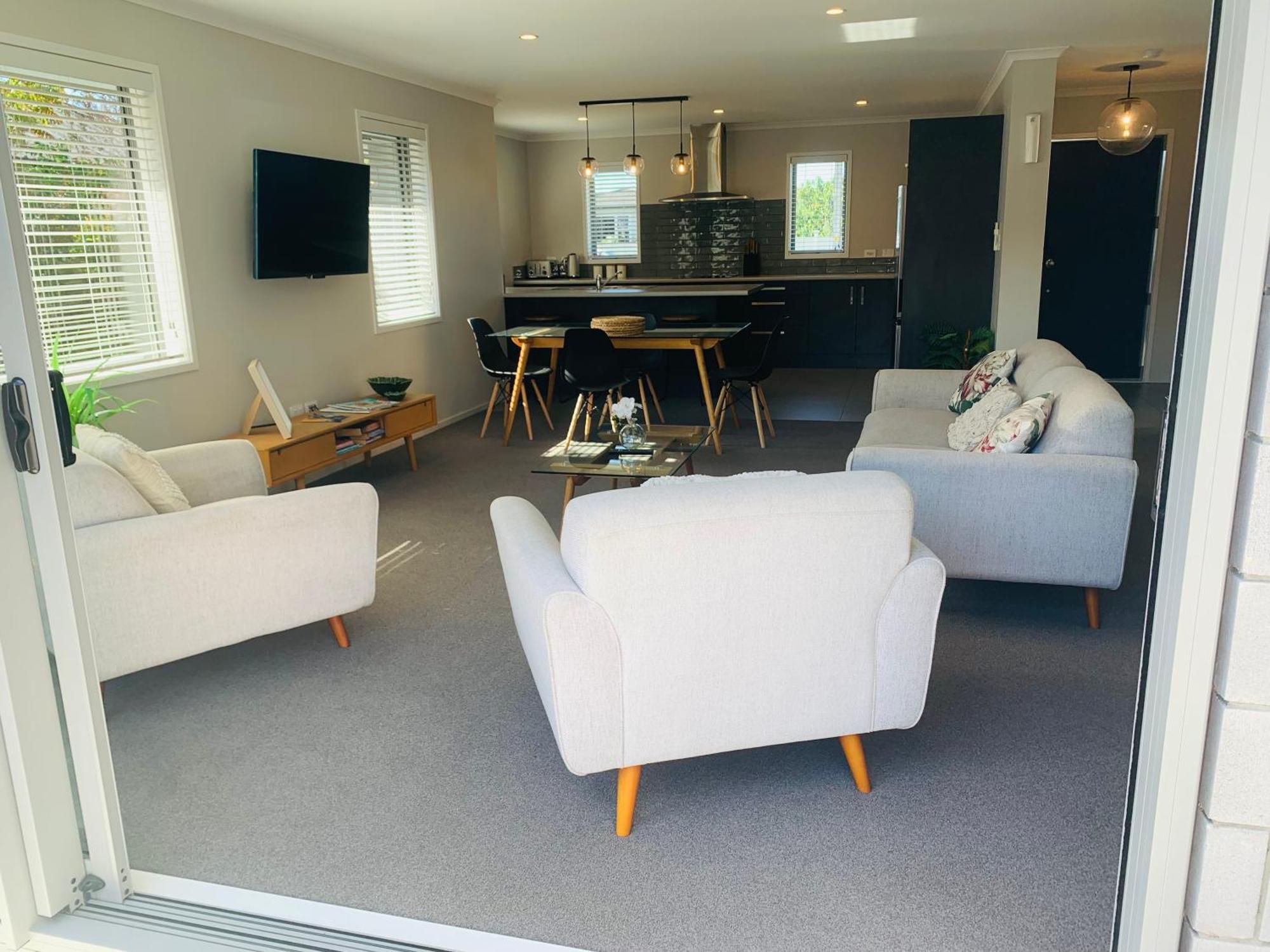 Stunning Modern Retreat Hastings