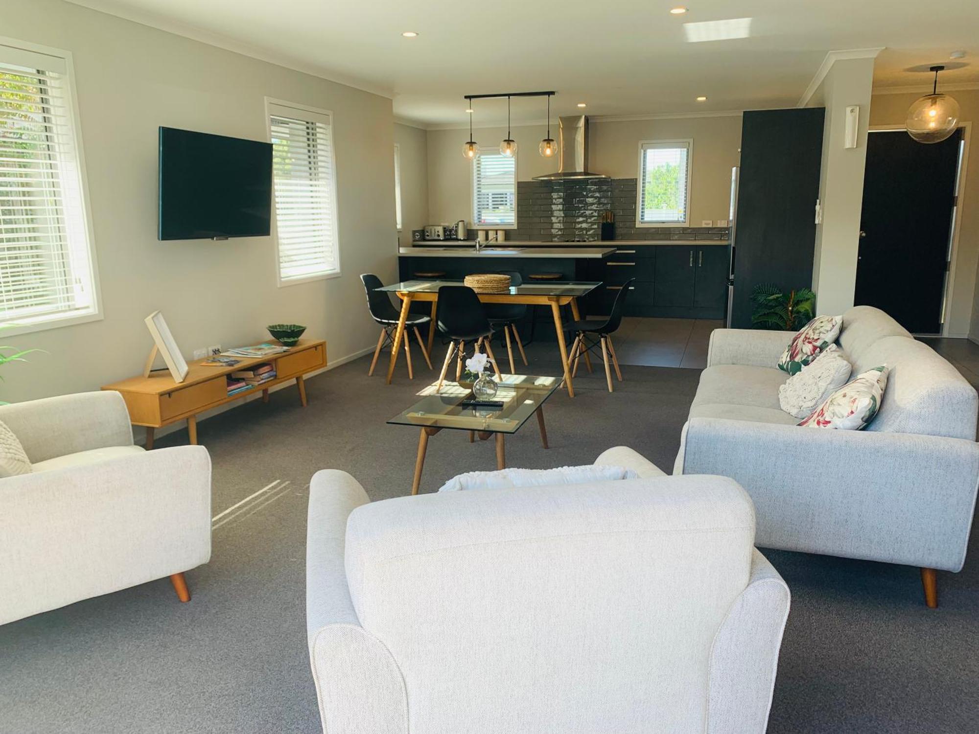 Stunning Modern Retreat * Hastings